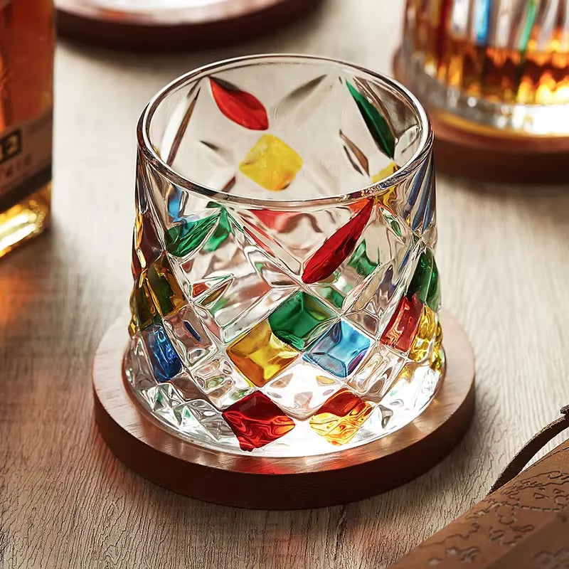 Inttox-Verre à Jus Cristal Rotatif avec Sous-Verre en Bois 🍹🪵 | Tasse Colorée Élégante – Design Unique & Moderne