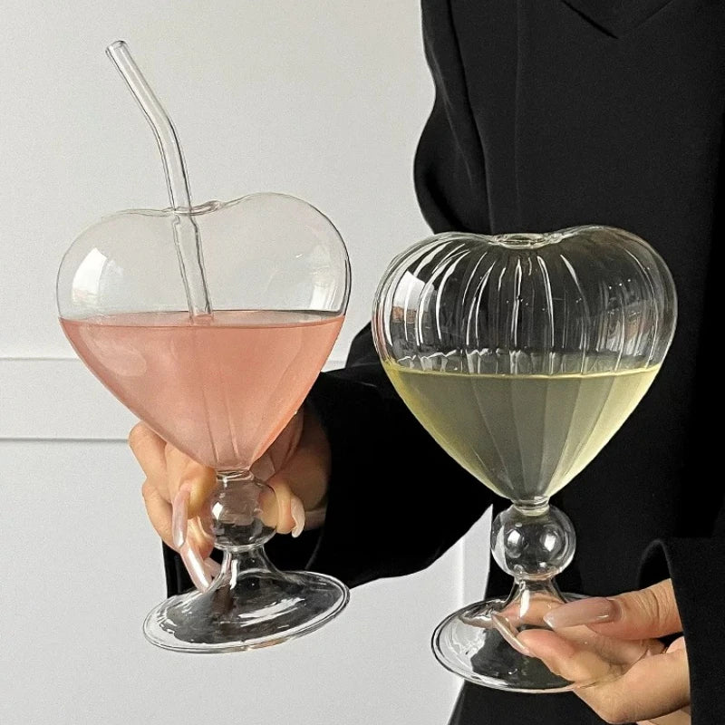Inttox-💖 Tasse Créative en Forme de Cœur avec Paille – Verre à Cocktail Haut pour Boissons, Jus & Mélanges🍹