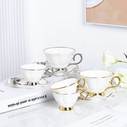 Inttox-☕👑 Service à Café "Sophia" en Porcelaine de Chine – Élégance Nordique & Papillons Dorés 🦋🍽️