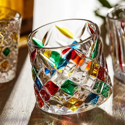 Inttox-Verre à Jus Cristal Rotatif avec Sous-Verre en Bois 🍹🪵 | Tasse Colorée Élégante – Design Unique & Moderne